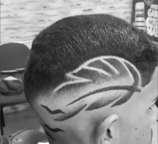 Corte com desenho artístico na lateral